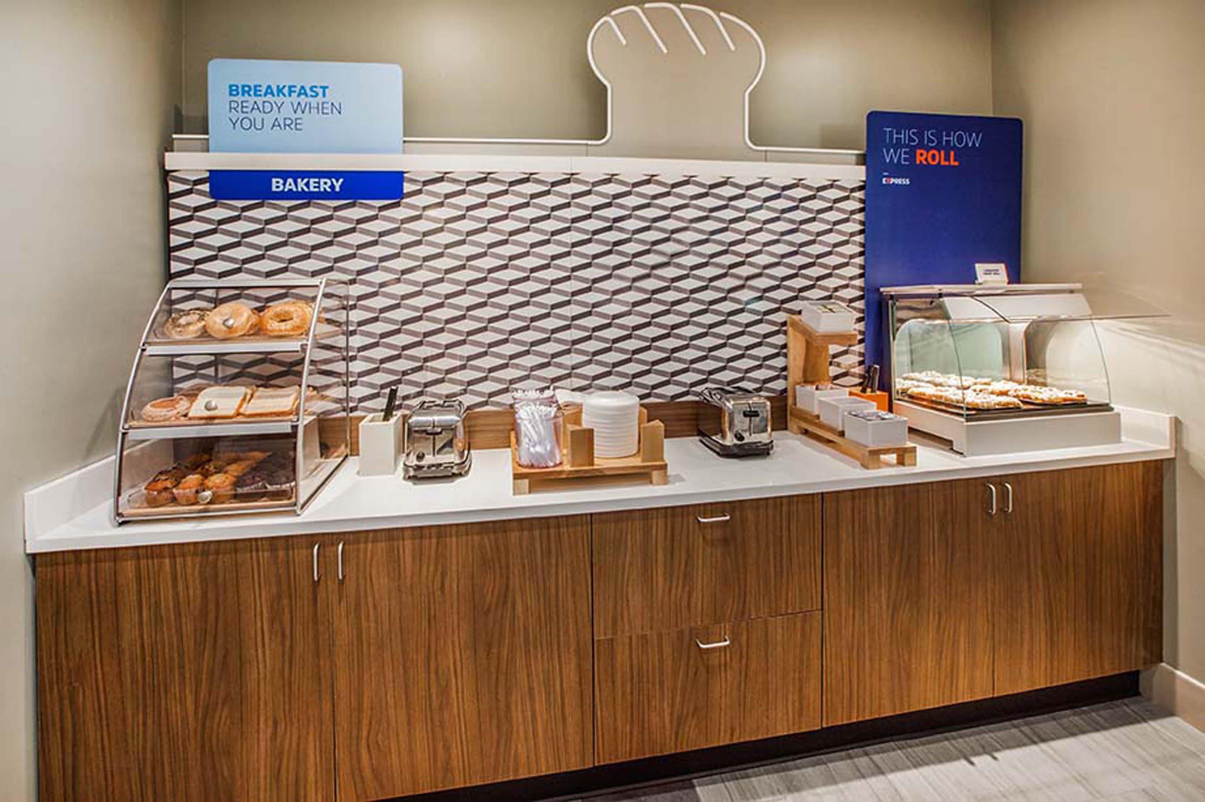 Holiday Inn Express Georgetown By Ihg Bagian luar foto
